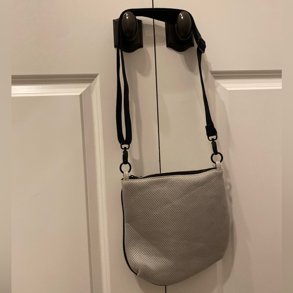 Gray mesh purse - Picture 2 of 3